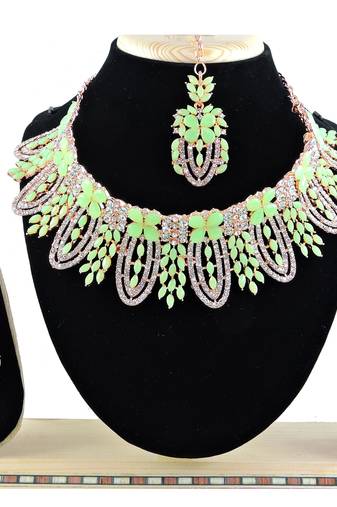 Multicolor designer function wear ad necklace set