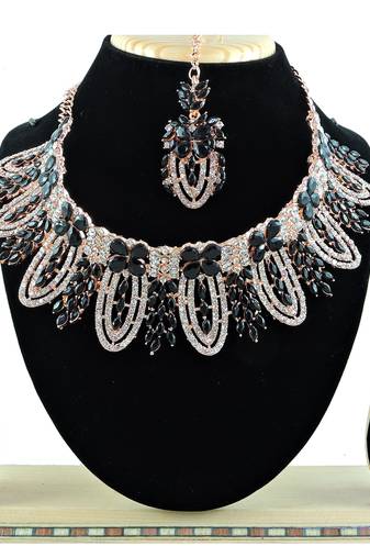 Black designer function wear ad necklace set