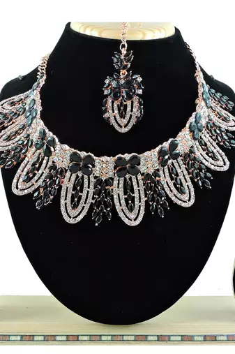 Black designer function wear ad necklace set