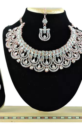 Multicolor designer function wear ad necklace set