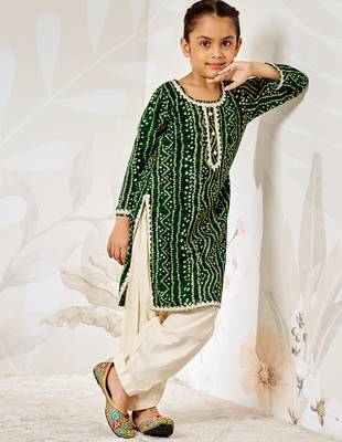 Girl's traditional green bandhanikurta patiala set with foil print bandhani for festival wear (22-30) 1