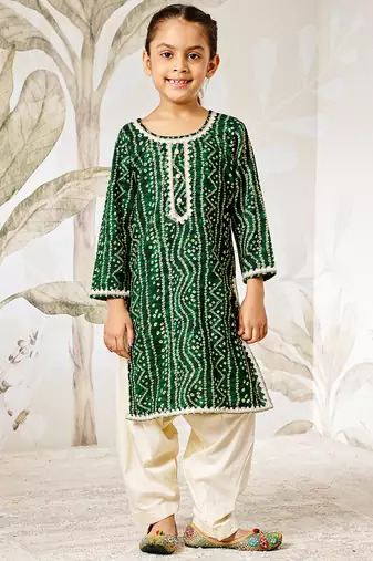 Girl's traditional green bandhanikurta patiala set with foil print bandhani for festival wear (22-30)