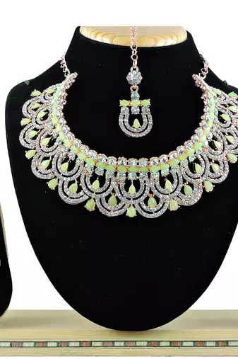 Multicolor designer function wear ad necklace set