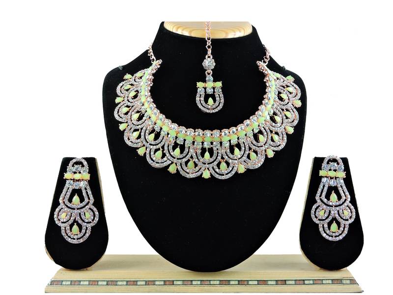 Multicolor designer function wear ad necklace set