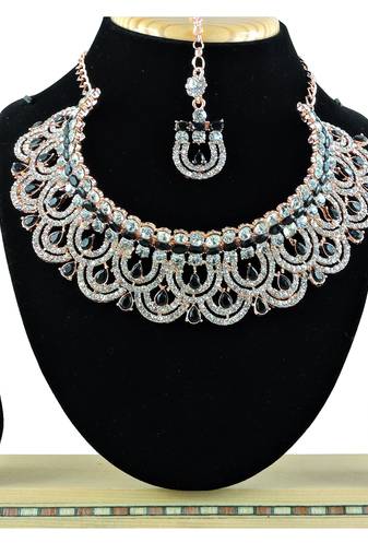 Black designer function wear ad necklace set