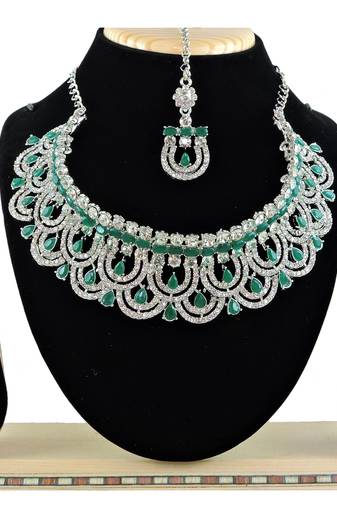 Green designer function wear ad necklace set
