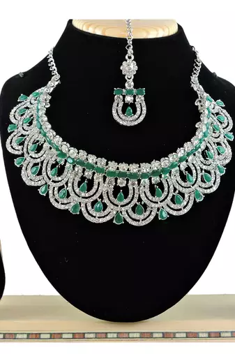 Green designer function wear ad necklace set