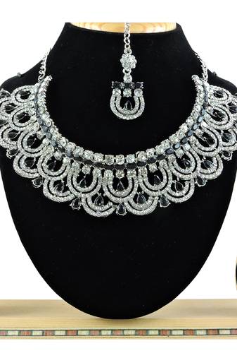 Black designer function wear ad necklace set