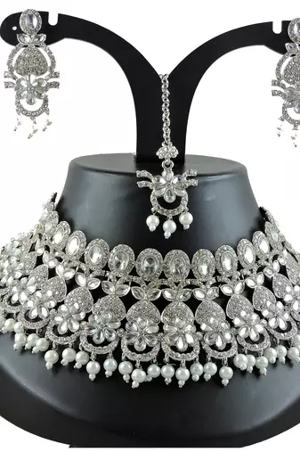 Multicolor designer function wear ad necklace set