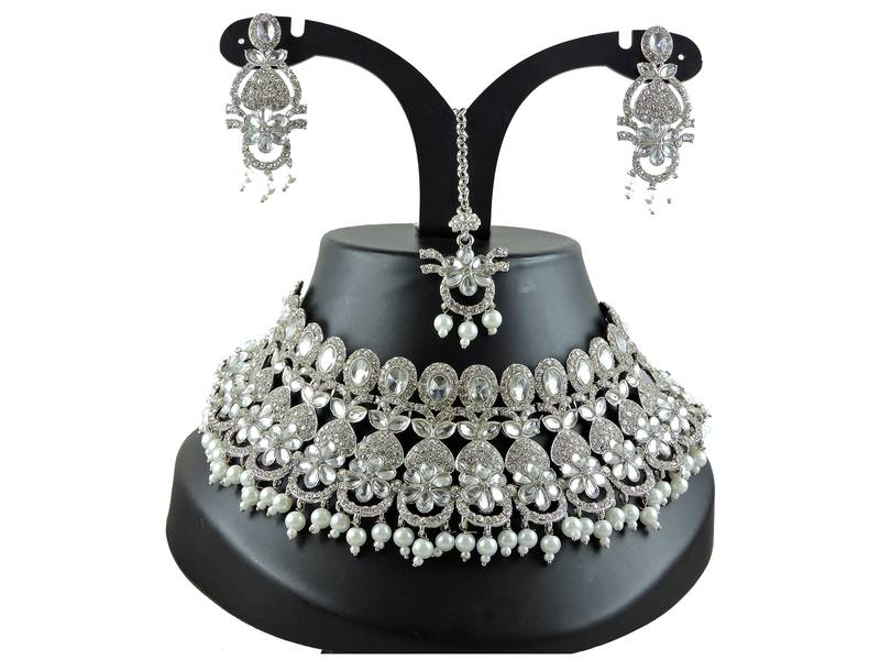 Multicolor designer function wear ad necklace set