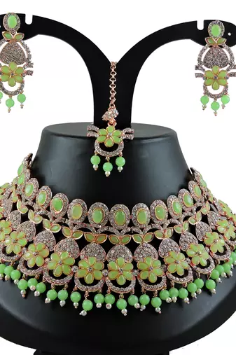 Multicolor designer function wear ad necklace set
