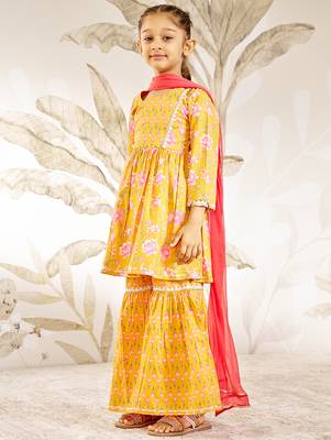 Girl's orange floral print kurta sharara set with dupatta - traditional raksha bandhan ethnic wear for kids (22-30) 4