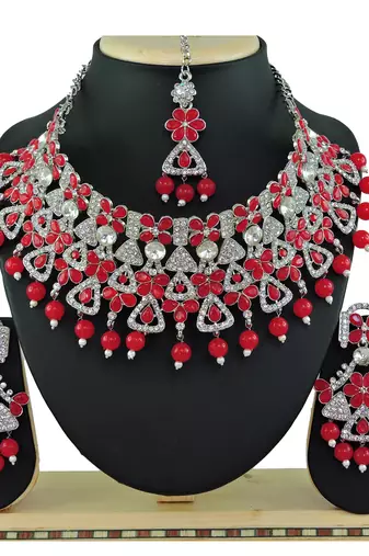 Red designer function wear ad necklace set