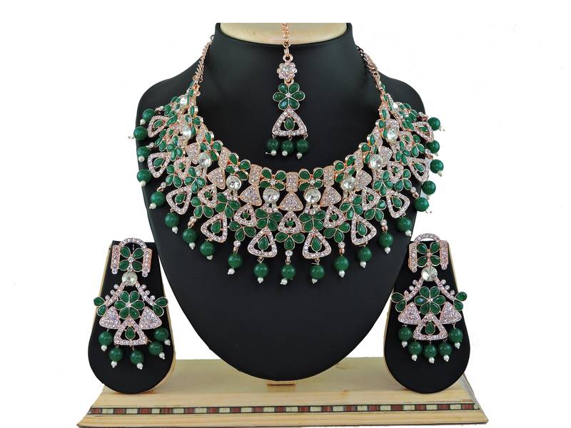 Green designer function wear ad necklace set