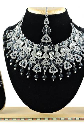 Black designer function wear ad necklace set