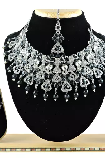 Black designer function wear ad necklace set
