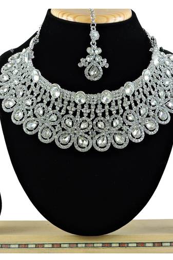 Multicolor designer function wear ad necklace set