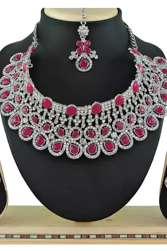 Red designer function wear ad necklace set