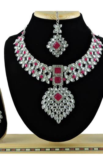 Red designer function wear ad necklace set