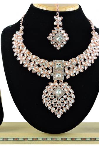 Multicolor designer function wear ad necklace set