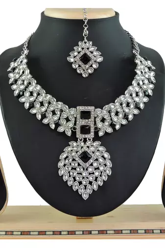Black designer function wear ad necklace set