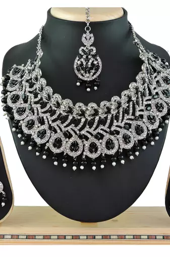 Black designer function wear ad necklace set