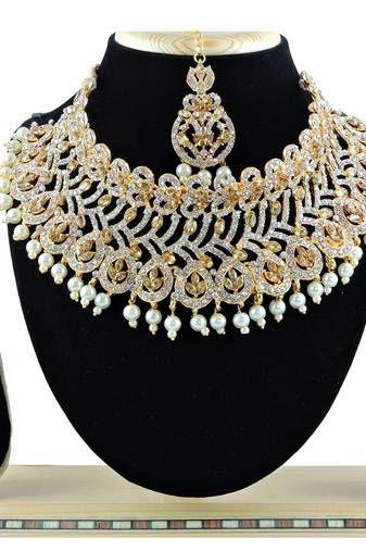 Multicolor designer function wear ad necklace set