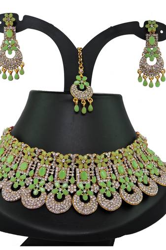 Multicolor designer function wear ad necklace set