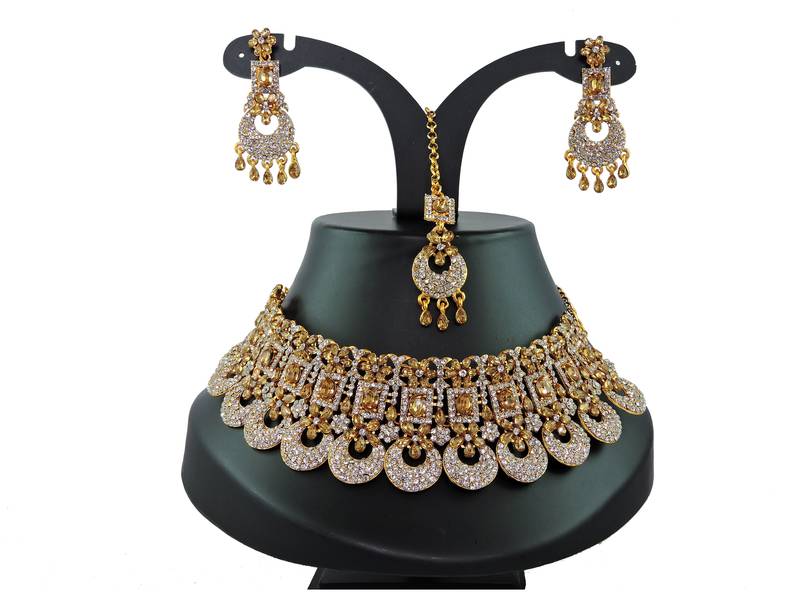 Multicolor designer function wear ad necklace set