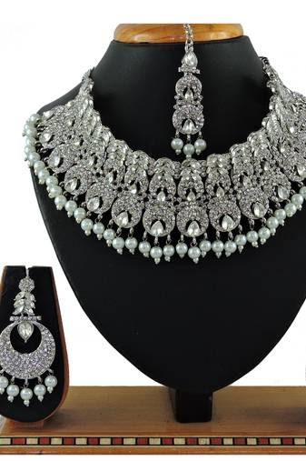 Multicolor designer function wear ad necklace set