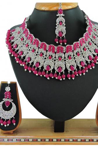 Red designer function wear ad necklace set