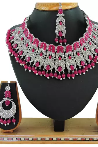 Red designer function wear ad necklace set