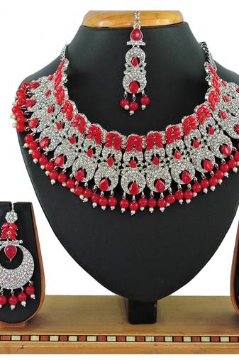 Red designer function wear ad necklace set