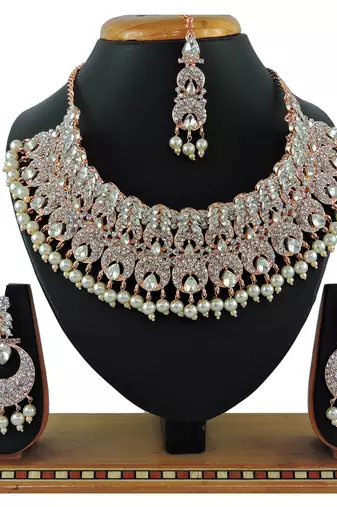 Multicolor designer function wear ad necklace set