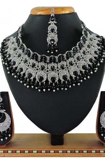 Black designer function wear ad necklace set