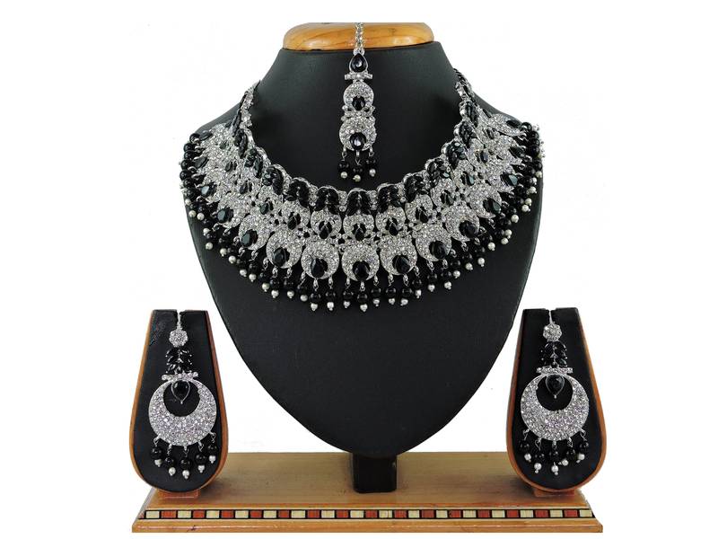 Black designer function wear ad necklace set