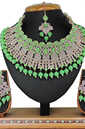 Multicolor designer function wear ad necklace set