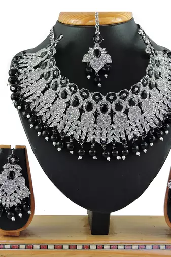 Black designer function wear ad necklace set
