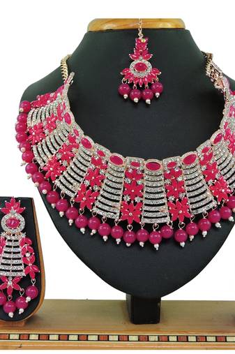 Red designer function wear ad necklace set
