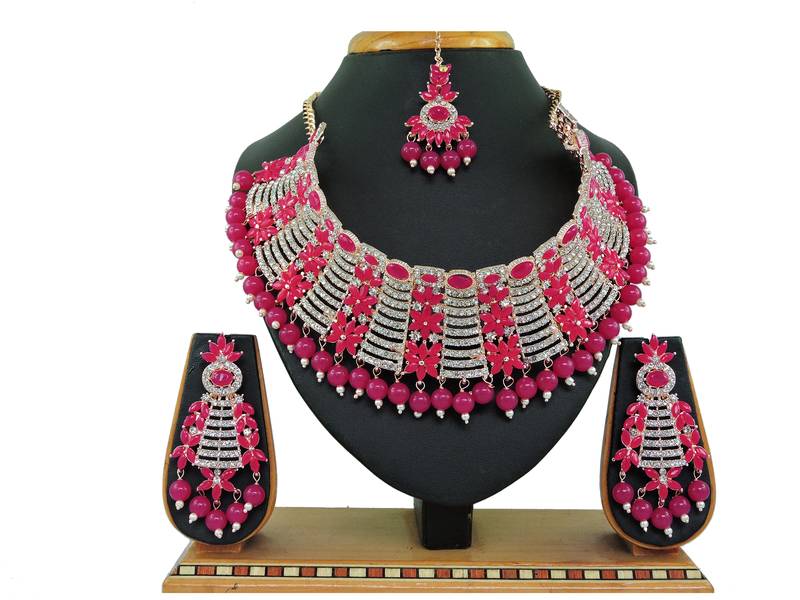 Red designer function wear ad necklace set