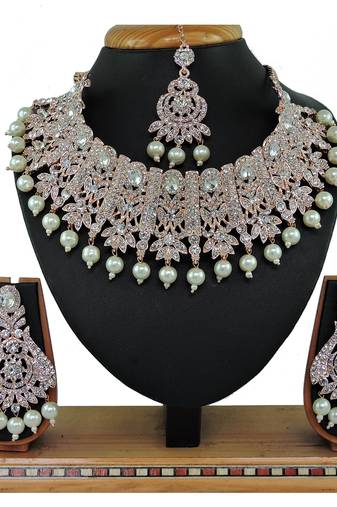 Multicolor designer function wear ad necklace set