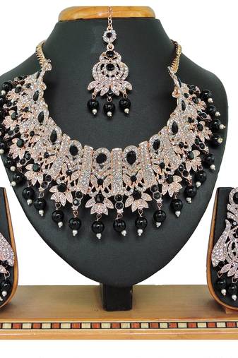 Black designer function wear ad necklace set