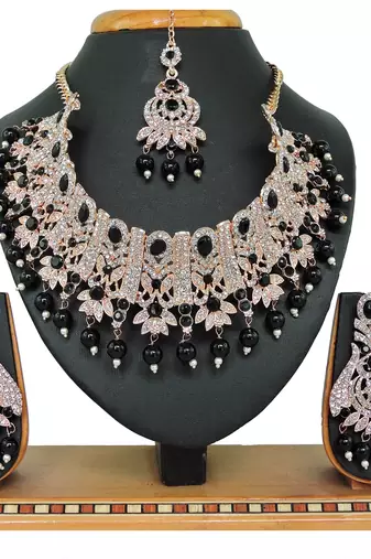Black designer function wear ad necklace set