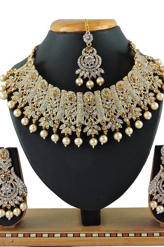 Multicolor designer function wear ad necklace set