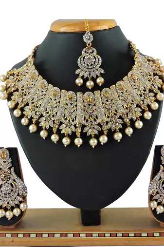 Multicolor designer function wear ad necklace set