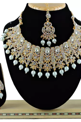 Multicolor designer function wear ad necklace set
