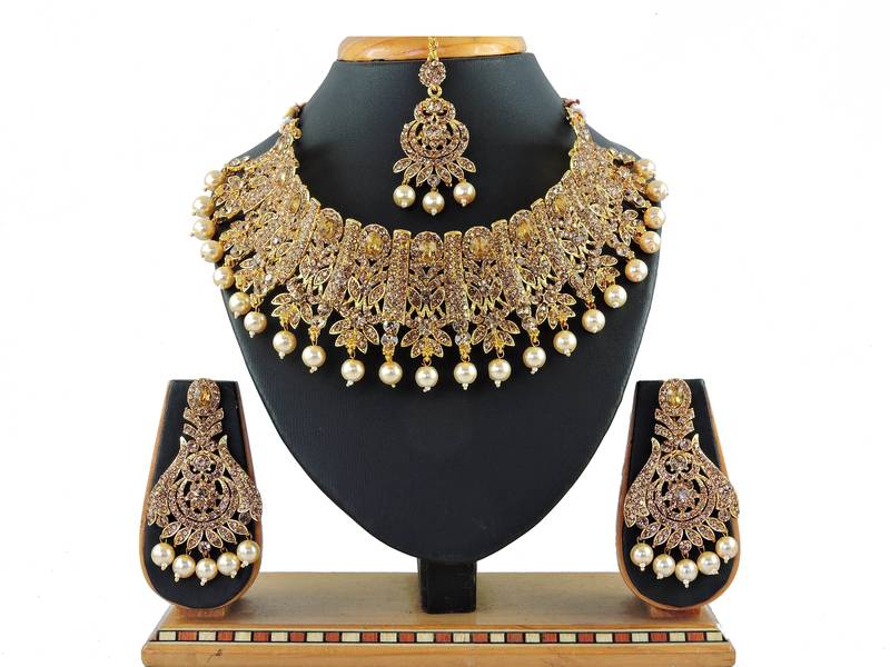 Gold designer function wear ad necklace set