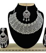 Multicolor designer function wear ad necklace set
