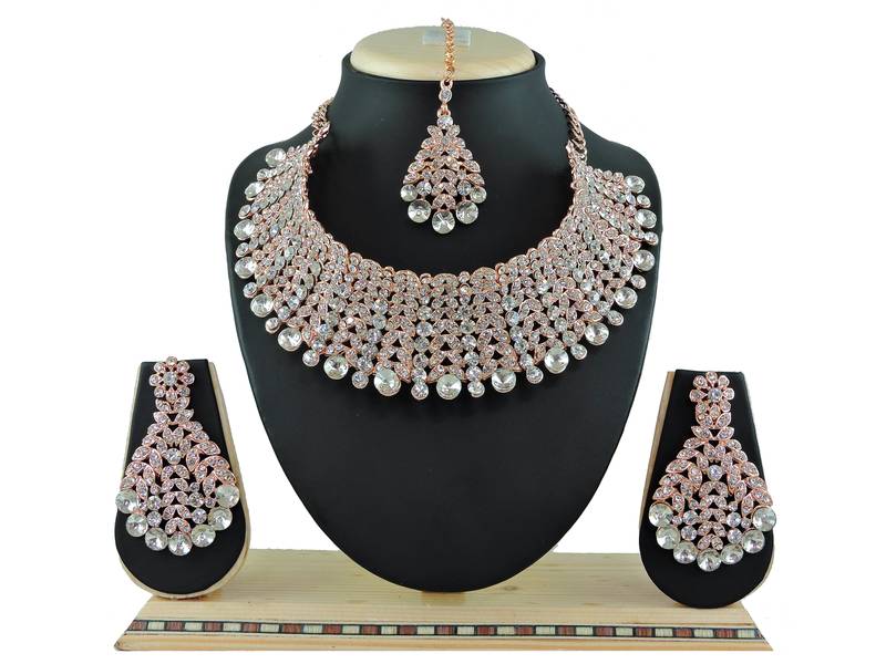 Multicolor designer function wear ad necklace set