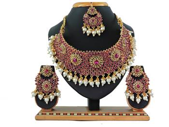 Multicolor designer function wear ad necklace set 1
